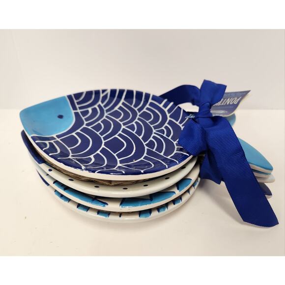 Two’s Company Pontus Hand-Painted Fish Plates Set of 4 – Coastal Blue Ceramic - Picture 4 of 6